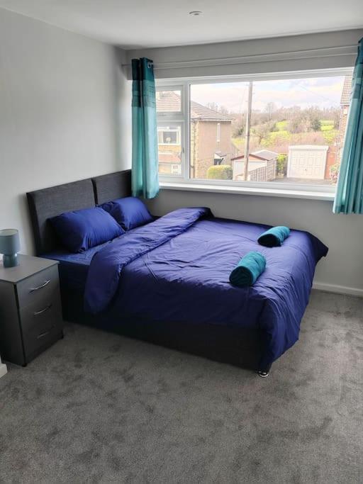 Cosy Brighouse 3 Bed House-Great For Contractors Apartment Exterior photo